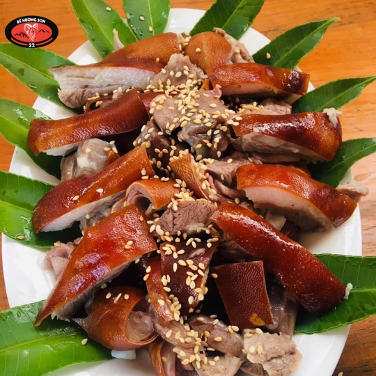 Dê nướng nguyên con 150-200k