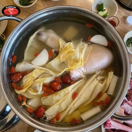 Ngọc Dương tiềm hầm thuốc bắc 200k